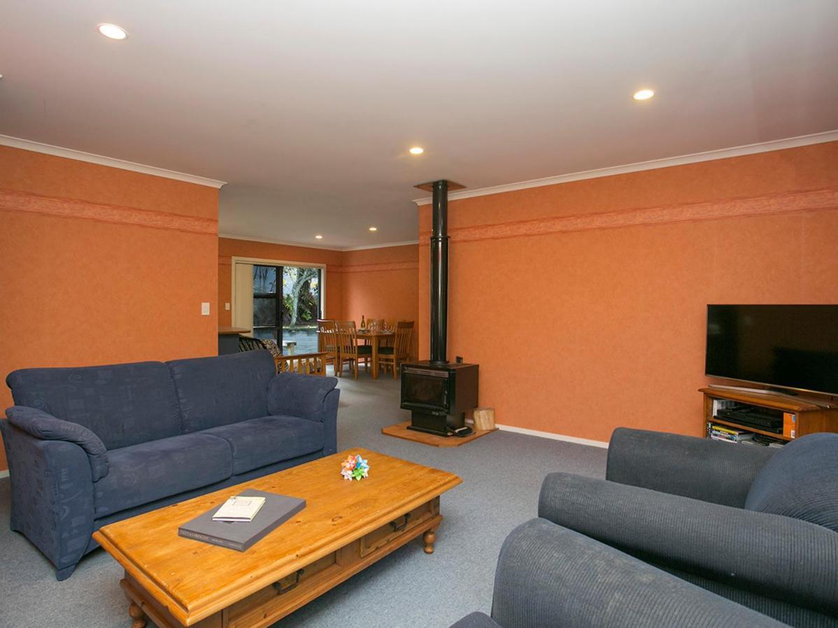 Laid Back On Lakewood - Taupo Holiday Home ภายนอก รูปภาพ